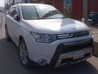 Mitsubishi Outlandar 7Seater 2.0L MIVEC 2013