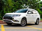 Mitsubishi Outlandar Pearl White Exterior 2020