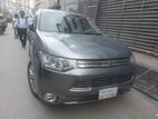 Mitsubishi Outlandar PHEV 2013