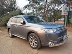 Mitsubishi Outlandar PHEV 2013