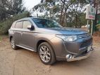 Mitsubishi Outlandar PHEV 2013