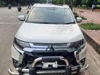 Mitsubishi Outlander . 2018