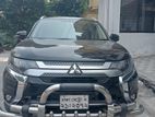 Mitsubishi Outlander . 2021