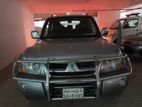 Mitsubishi Pajero 2004