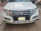 Mitsubishi Pajero 2009