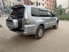 Mitsubishi Pajero . 2012