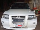 Mitsubishi Pajero pearl colour 2005