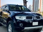 Mitsubishi Pajero Sports 2012