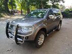 Mitsubishi Pajero Sports 2012