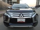 Mitsubishi Pajero sports Hard Jeep 2020