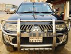 Mitsubishi Pajero Sports Sunroof 7 Sit 2011