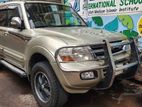 Mitsubishi Pajero Sunroof 2001