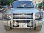 Mitsubishi Pajero v6 1994