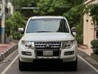 Mitsubishi Pajero V6 GLS 2014