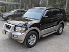 Mitsubishi Pajero V73 With Sunroof 2002