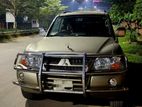 Mitsubishi Pajero v75 sunroof 2003