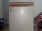 Mitsubishi Running Fridge 225l