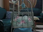 নবজাতকের দোলনা বিক্রি হবে।