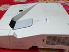 NEC NP-UM351W Short through Projector