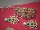 neckles with earing