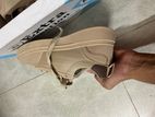 Sneakers sell