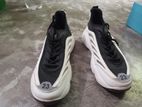 Sneakers sell