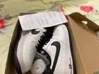 New snekars