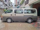 Nissan Urvan 2009