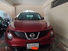 Nissan Juke red 2011