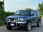 Nissan Navara . 2001