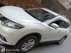 Nissan X-Trail . 2015