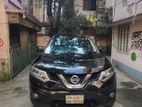 Nissan X-Trail . 2015