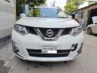 Nissan X-Trail Mode Premium, Hybrid 2015