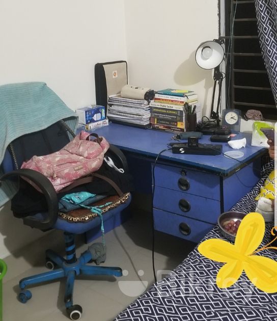 Office table and chair. in Savar Bikroy