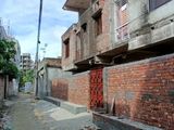 পাচঁ কাঠা জমিতে ১২ ফিট রাস্তা RAJUK প্লানে সাত তলা Foundation সহ বাড়ি