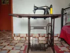 পায়ে চালিত সেলাই মেশিন