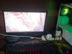 Pc + Monitor +kybord mouse +sound box