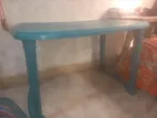 প্লাস্টিক টেবিল