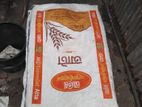 পঞ্চাশ কেজি খালি আটার বস্তা