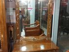 পরি ড্রেসিং টেবিল