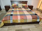 Queen size bed, top condition, used.