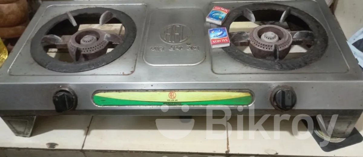 Ayol jinsiy olatni qiniga kiritish uchun qollari bilan foydalanishi kerakmi? Yosh porno yulduz Ariel