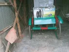 রিক্সাতে সবকিছু সেট করা আছে শুধু ব্যাটারি লাগালে গাড়ি চলবে