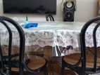 round dining table with 4 chairs