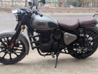 Royal Enfield Classic 350 . 2025