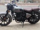 Royal Enfield Classic 350 . 2025