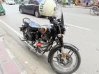 Royal Enfield Classic 350 . 2025