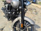 Royal Enfield Classic 350 . 2025