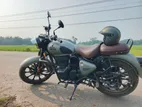 Royal Enfield Classic 350 . 2025