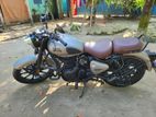 Royal Enfield Classic 350 . 2025